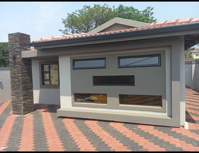2 BEDROOM HOUSE SOLD IN KWAMASHU J